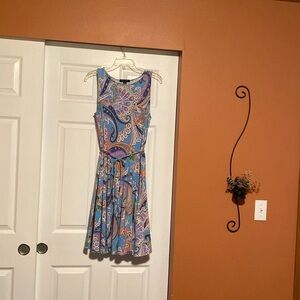 Flattering, lovely dress